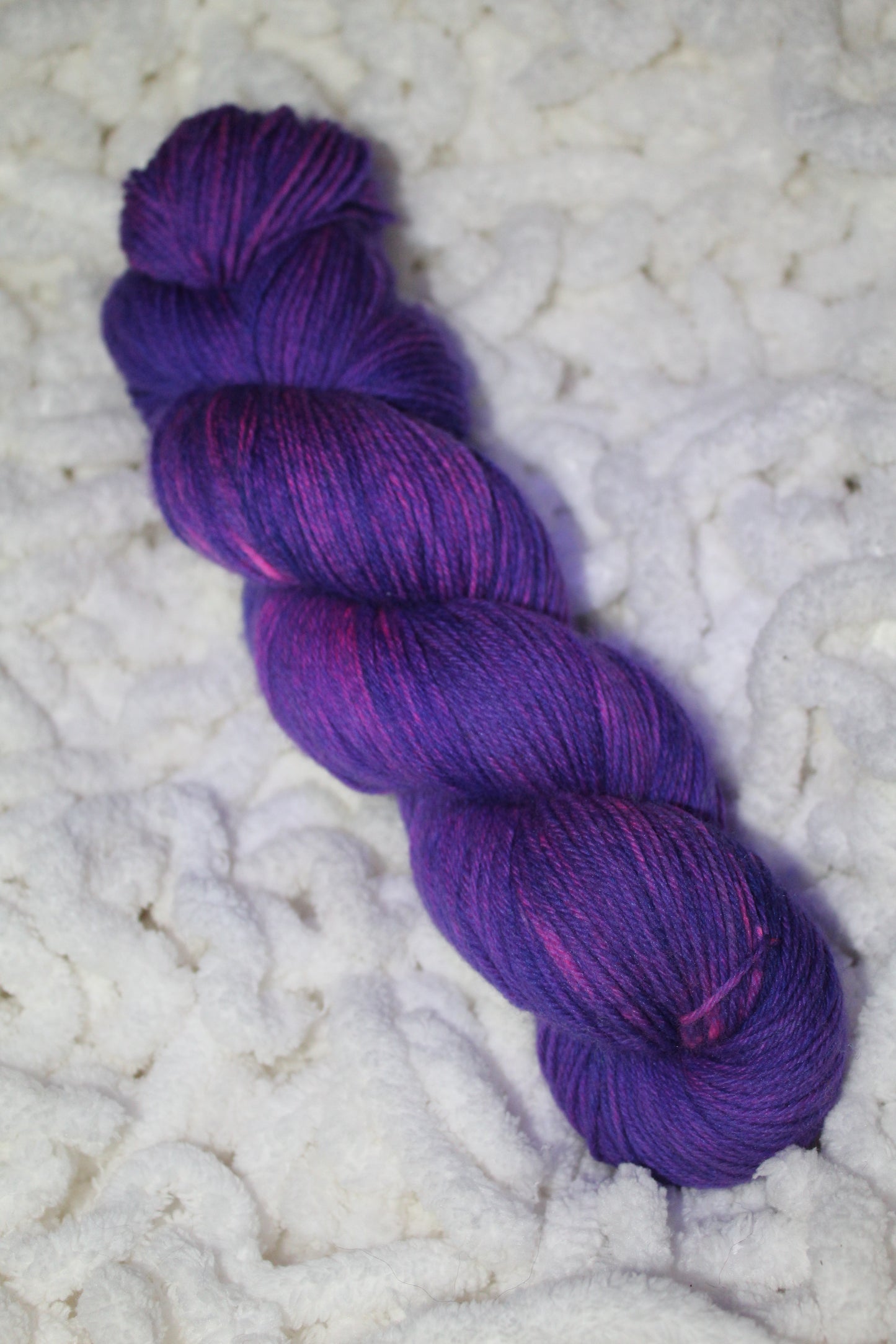 Fluoriszierend Lila