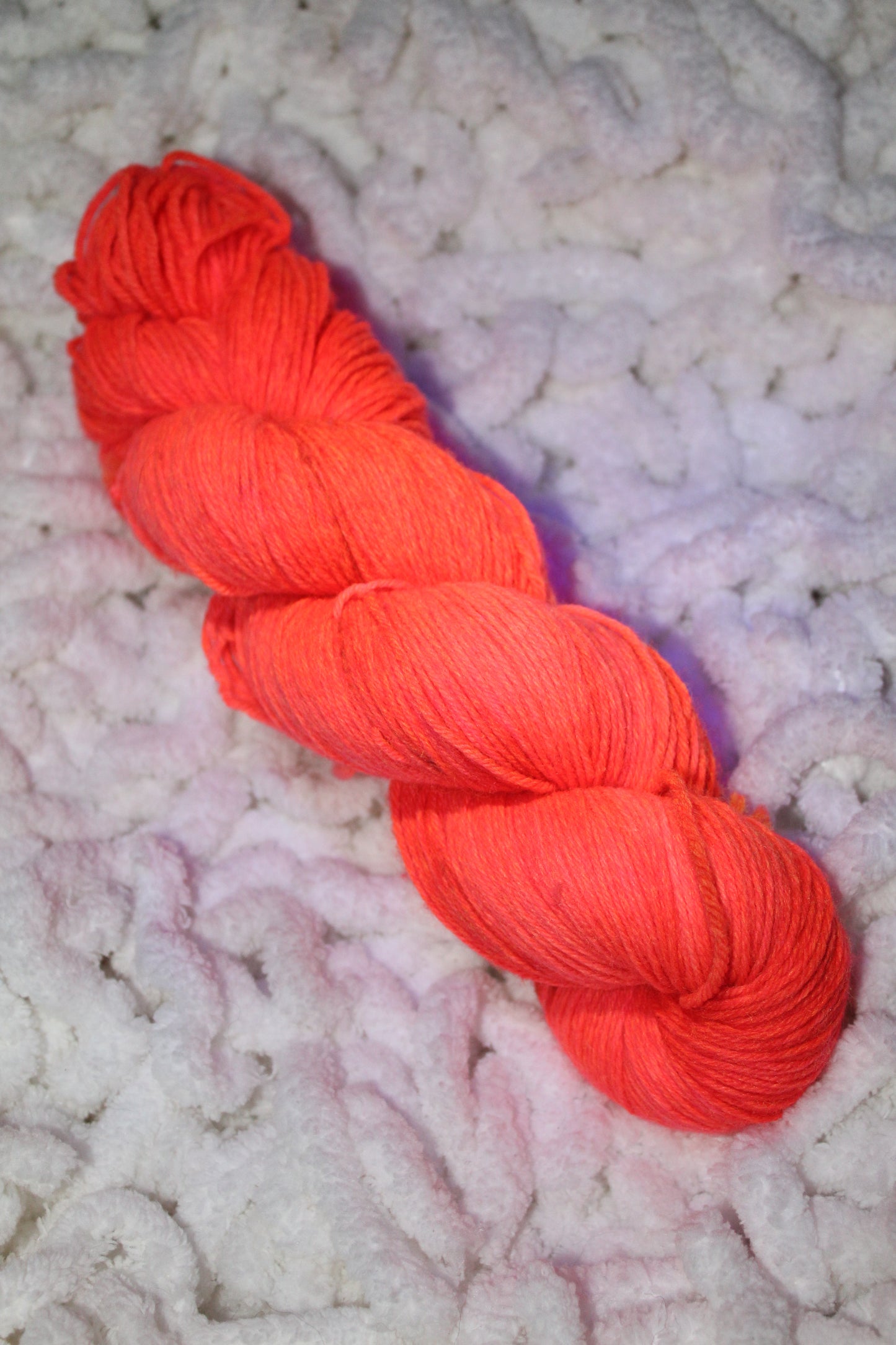 Fluoriszierend Rot